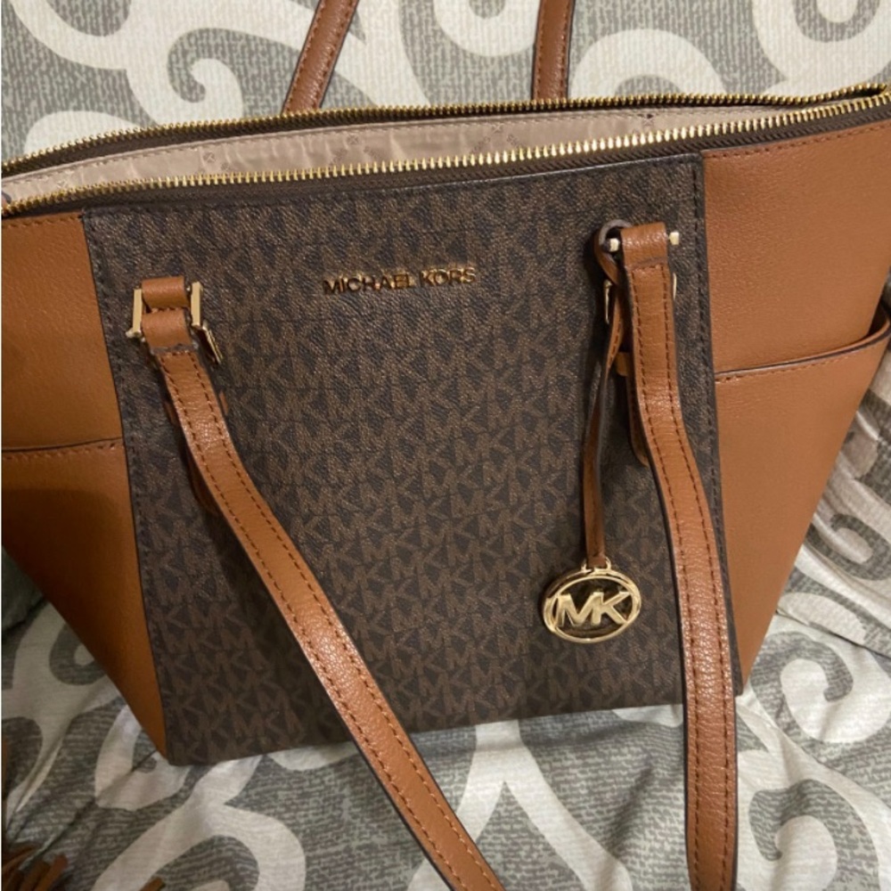 Micheal Kors Tote